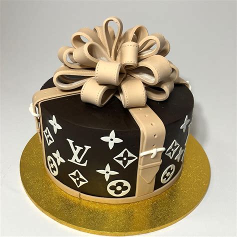 louis vuitton birthday cake pattern.